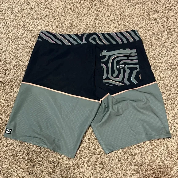 Billabong Black and Green Airlite Patterned Board Shorts - Picture 6 of 7